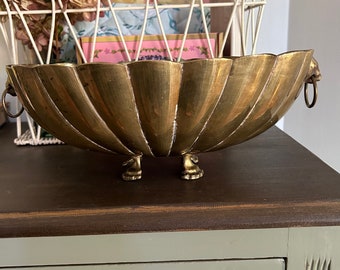 Brass bowl . Brass scallop bowl . Chinoiserie chic . Grandmillenial style . Brass farmhouse . Brass chic . Gift for her . Coffee table decor