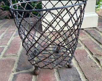 wire basket . vintage basket . French farmhouse . English farmhouse . French basket . French wire basket . Grandmillenial style . chinoserie