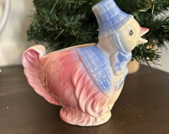 Vintage chick pitcher . Chick in Bonnet . Chick creamer . Gift for her . Vintage farmhouse . Chinoiserie chic . Antique creamer . Gift ideas