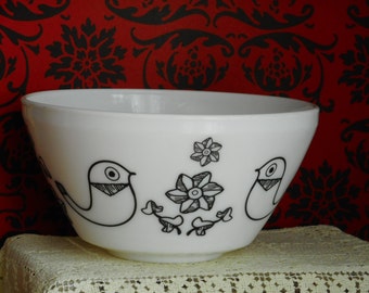 Vintage Charm Inspired by Pyrex. Birds of a Feather Bowl.  6C/1.4 L. Mixing Bowl. White Glass. For Microwave Use.Black Birds and Flowers.