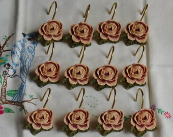 Lot of 12 Shower Curtain Hooks. Pink Roses With Green Leaves. Dusty Pink. Romantic Antique Style. Unknown Composition. Hard Resin. Unmarked.