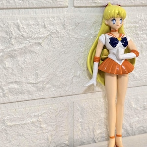 Vintage 1993 Sailor Venus Figure – Sailor Moon Collectible PVC Toy