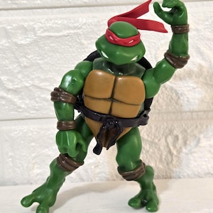 Figurka kolekcjonerska Wojownicze Żółwie Ninja Raphael z 2002 roku, 4,5&quot;