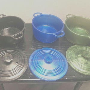 1:12 scale dollhouse cooking pot