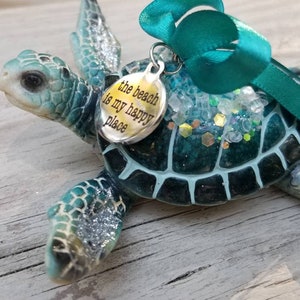 Blaue Meeresschildkröte Ornament - Beach is My Happy Place - Küstendekor
