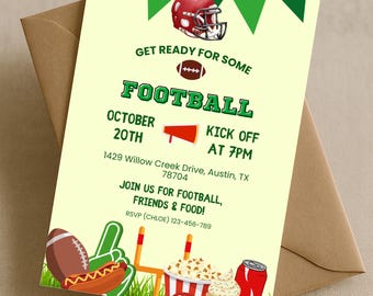 Könnte beinhalten: Fußball-Einladung mit Helm-Grafik und dem Text "GET READY FOR SOME FOOTBALL." Enthält Datum, Uhrzeit und Ort. Mit Illustrationen eines Fußballs, Hotdogs, Popcorns und einer Limonade.