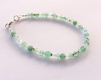 Pulsera delicada de aventurina y piedra lunar, pulsera de piedras preciosas verdes, pulsera de plata de ley, hecha a mano en EE. UU., regalo del Día de la Madre para ella.