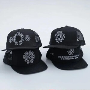 Boné Trucker de Malha com Bordado de Cruz Gótica – Estilo Streetwear Unissex
