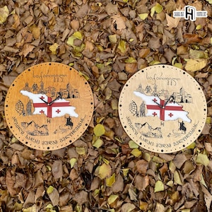 Clock of Georgia - Uhr, 40 x 40 cm, Personalisiert, Geschenk zum Geburtstag, Geschenk für Freunde, handgemacht, aus Holz, Wanddekor, Wanduhr, Vintage
