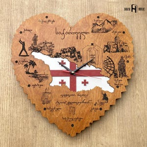 Georgia Herzform - Uhr, 40 x 40 cm, Personalisiert, Geschenk zum Geburtstag, Geschenk für Freunde, handgemacht, aus Holz, Wanddekoration, Wanduhr, Vintage
