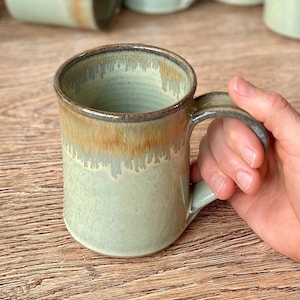 Wheel thrown stoneware pottery mug in Patina glaze / coffee mug | tea mug | 14-16oz straight shape / SOLD INDIVIDUALLY