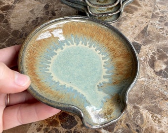 Pottery Spoon Rest in Patina Glaze. Wheel thrown stoneware / handmade ceramic spoon rest / wheel thrown pottery