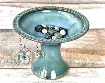 Pequeño cuenco para pendientes con pedestal en esmalte Rain / Cuenco para joyas / Árbol para pendientes / Organizador de joyas / Exhibidor de pendientes / Gran regalo para damas de honor
