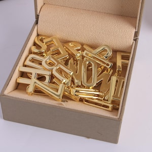 2 Pcs, Gold Alphabet Initial Letter Bead, Slider Beads A–Z for Personalised Bracelet & Necklace Making Jewellery Supplies