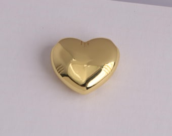 2 colgantes de corazón lisos chapados en oro de 18 quilates, dijes de amor, abalorios para bisutería DIY.