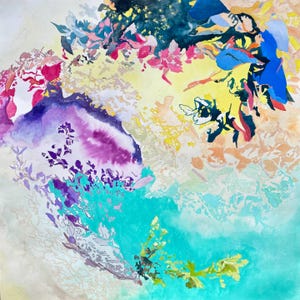 Puede incluir: Pintura abstracta en acuarela con una vibrante gama de colores. La obra de arte muestra una mezcla de tonos rosas, morados, azules y amarillos, con formas florales y orgánicas. La composición tiene una cualidad onírica y etérea.