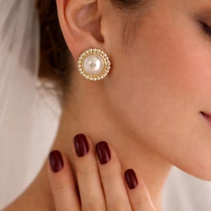 Pendientes grandes de perlas vintage - Joyería nupcial dorada estilo años 50 - Regalo nupcial clásico y llamativo para ella - Estética de la vieja aristocracia