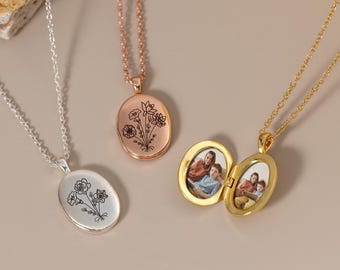 Locket Necklace With Birth Flower, Custom Engraved Bouquet Locket, Floral Photo Locket Necklace, Gifts for Christmas, Memorial Gifts for Mom