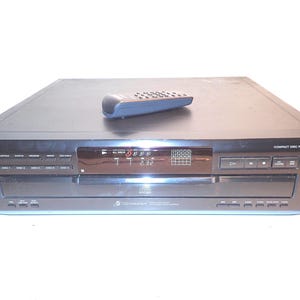 Sony CDP-CE335 – odtwarzacz płyt kompaktowych z zmieniarką na 5 płyt CD, przetestowany i działający