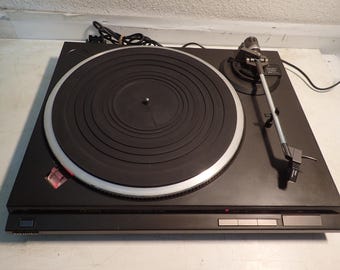 Vintage Technics SL-QD22 Quartz Direct Drive Automatic Turntable Record Player No Dust Cover Japan