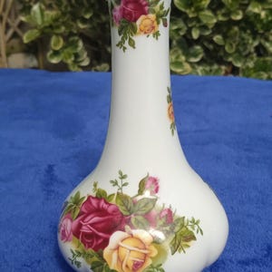 Vintage Royal Albert Old Country Roses Bud Vase.
