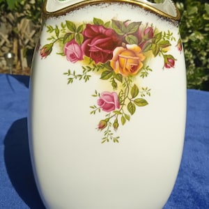 Vintage Royal Albert Old Country Roses Square Vase. C1950&#39;s