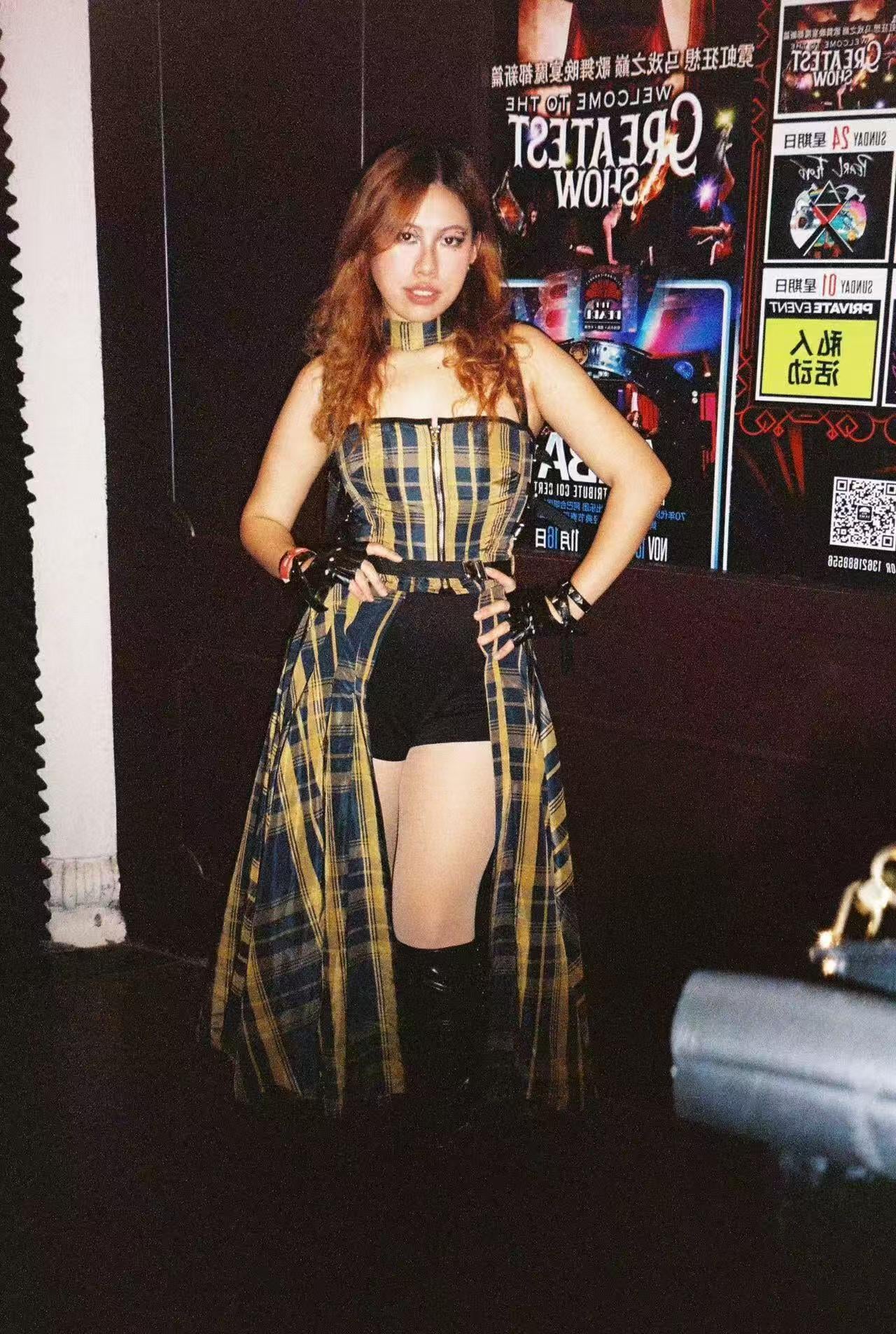 costumes cosplay,  Black and yellow dress, fans outfit
