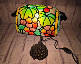 Vintage Tiffany-stijl grapevine bankierlamp gebrandschilderd glas bureaulamp glas in lood kunst