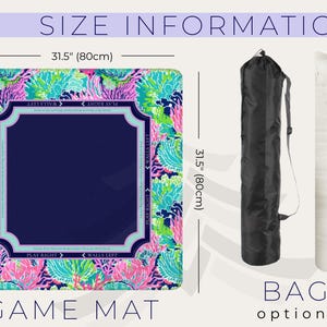 Puede incluir: Un tapete de juego cuadrado de 80 cm con un dise&ntilde;o de arrecife de coral. Incluye un centro azul marino y una opci&oacute;n de bolsa negra. Se ven las palabras "GAME MAT" y "BAG options".