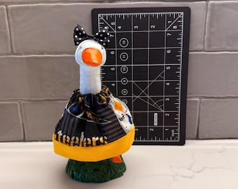 Pittsburgh Steelers Desk Goose Outfit - NFL Seasonal Dress Fits 7-9 inch Goose