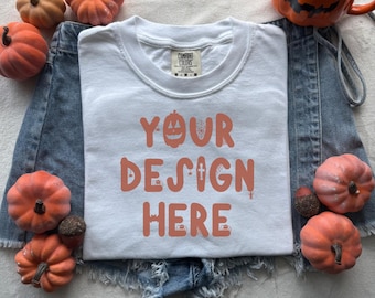 Comfort Colors 1717 Weiß Herbst Mockup Comfort Colors Halloween Mockup Herbst C1717 Kürbis Mockup Weiß Flat Lay Tshirt Mockup gefaltetes Shirt