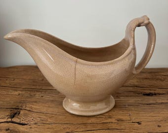 Salsera antigua inglesa de loza, Thomas Furnival & Sons, de cerámica color crema.