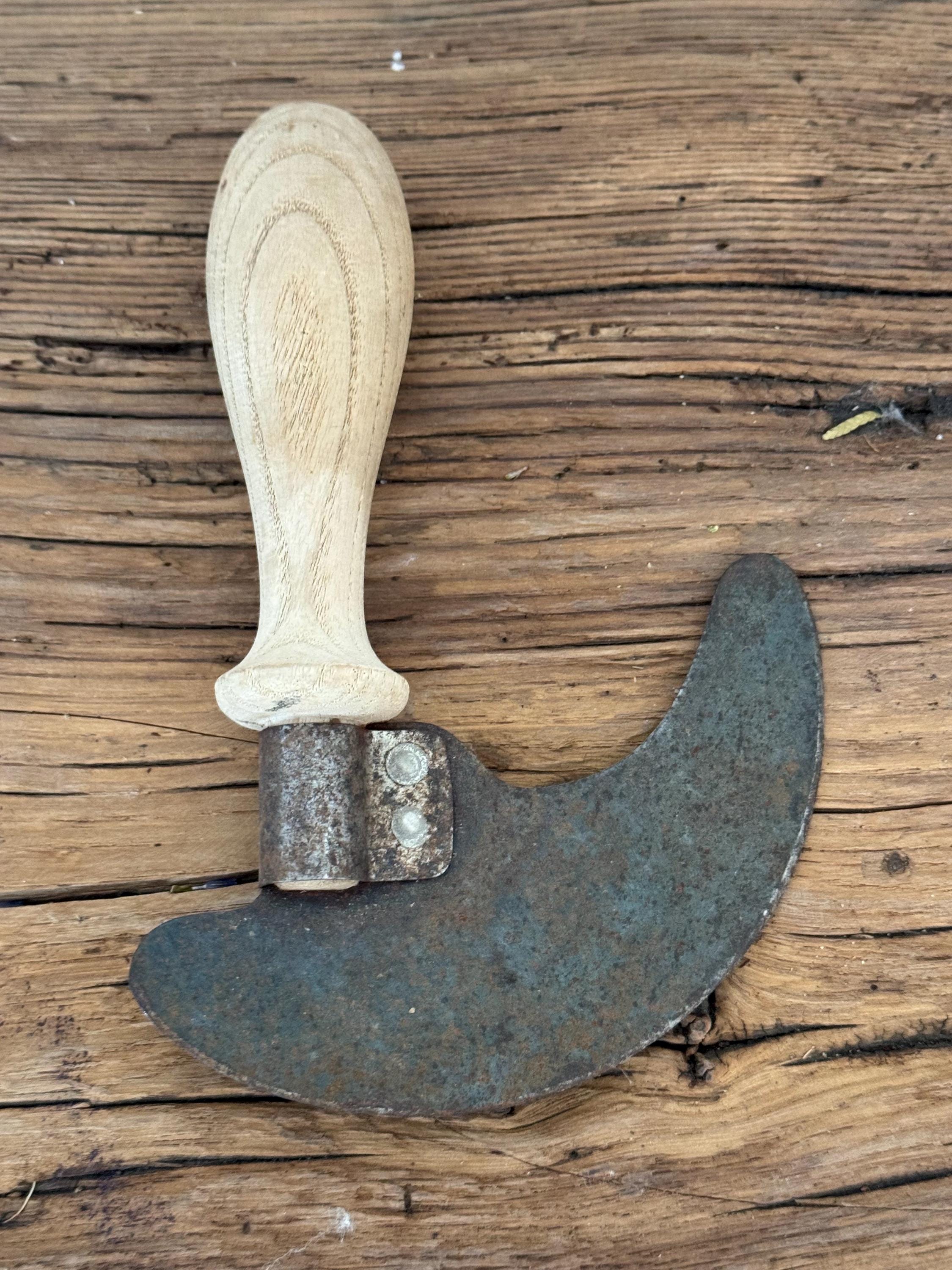 Vintage French Mezzaluna Herb Chopper – Rustic Iron Blade, Wooden