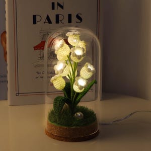 Mother’s Day Crochet Lily of the Valley Lamp – Handmade WhiteFlower Night Light, Eternal Yarn Plant, Unique Gift for Mom or Best Friend