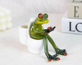 Toiletbeeldje grappige kikker | Hars sms-kikkerstandbeeld