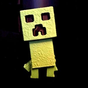 3D Printed Clicky Creeper Toy, Articulated Minecraft-Inspired Fidget Figure, Gamer Gift, Geeky Desk Toy, Stocking Stuffer