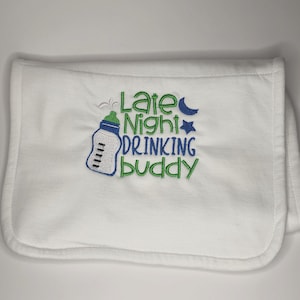 刺繍入りベビーバープクロス - 「深夜の飲み友達」デザイン