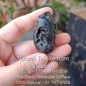 30.23g – 1.75x0.87x1.02 in – Raw Black Tektite – Vietnam Meteorite Stone – Meditation & Energy