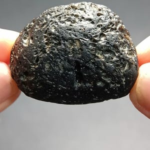 29.44g Round Black Tektite – Natural Impact Glass from Vietnam for Collectors or Energy Use
