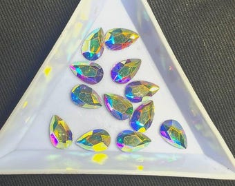 7 x 10 mm AB Drop Shape Rhinestones 50 lub 100 sztuk | Wysoka jakość | Do zdobienia paznokci, nakładek, sztuki/rzemiosła | Srebrne płaskie kamienie