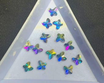 5 mm AB Butterfly Shape Rhinestones 50 lub 100 sztuk | Wysoka jakość | Do zdobienia paznokci, nakładek, sztuki/rzemiosła | Srebrne płaskie kamienie