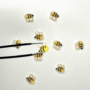 Kawaii Bumble Bee Nail Charms: 3D DIY Craft Pieces (10-Piece Set