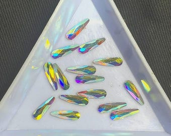 3 x 10 mm AB Długie Krople Kształtu Kryształków 50 lub 100 Sztuk | Wysoka Jakość | Do Zdobienia Paznokci, Nakładek, Sztuki/Rzemiosła | Srebrne Płaskie Kamienie