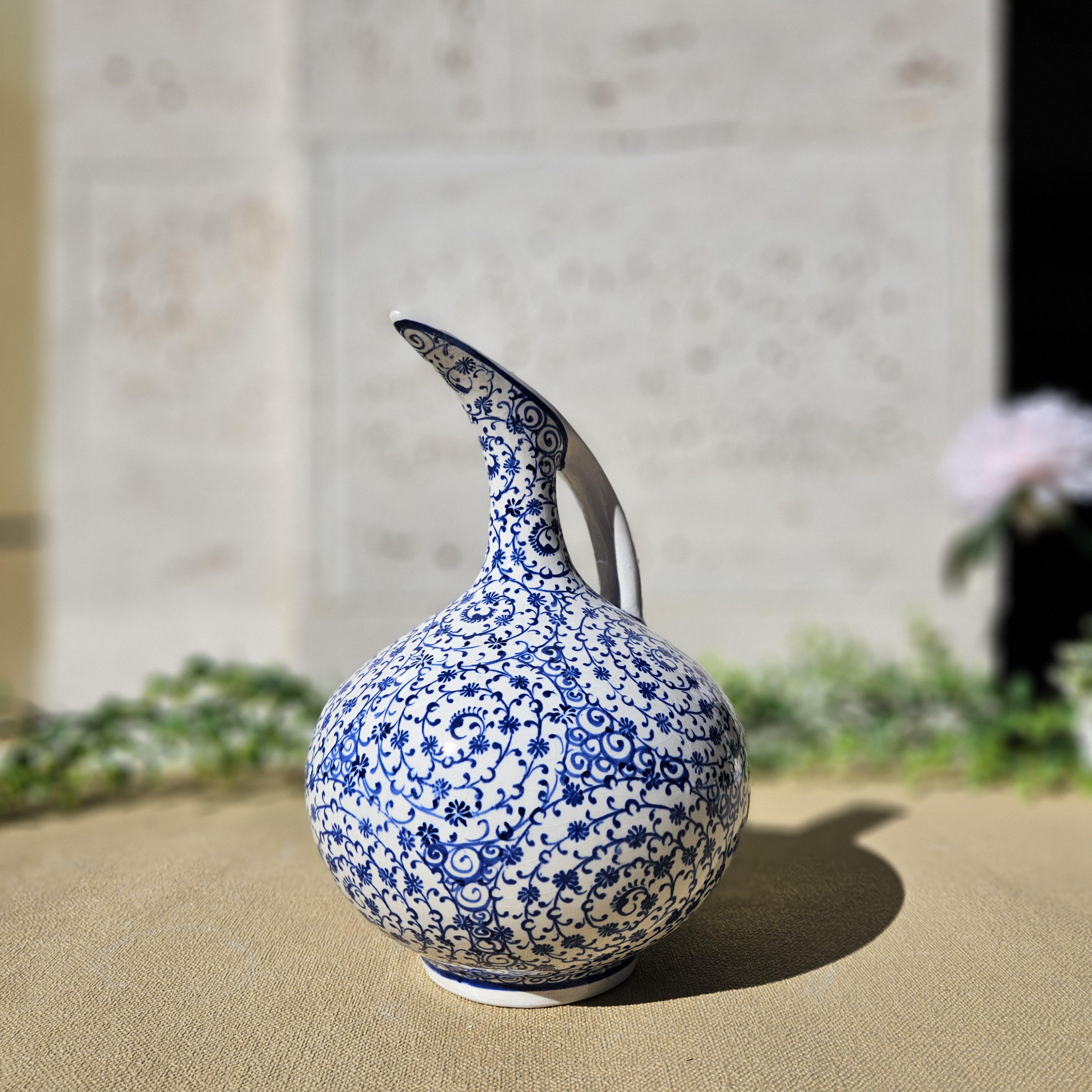 琉球ガラス　キャンディーポット　トルコブルー　キャニスター　ターコイズブルー Hibiscus Glass Cobalt Tortoiseshell Small Fluted Vase – VIETRI