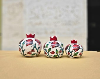 Decorative Pomegranate Set – Red Floral Pattern Ceramic Decor –Kitchen Shelf Decor  –  Hand Painted Ceramic Pomegranate Set