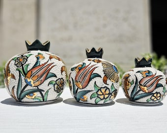 Handmade Ceramic Pomegranate Shaped Vases Set of 3 with 12k Gold Details, Colorful Turkish Floral Pattern, Elegant Home Decor, Perfect Gift