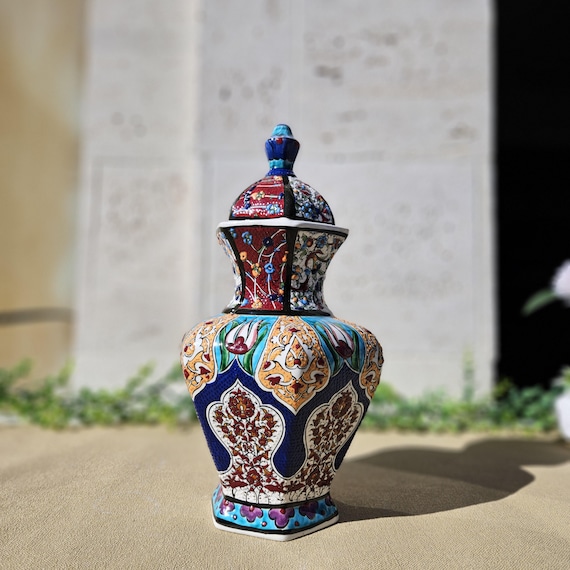 Handgemachte türkische Keramikvase, buntes handbemaltes Glas mit Deckel, traditionelles Dekor