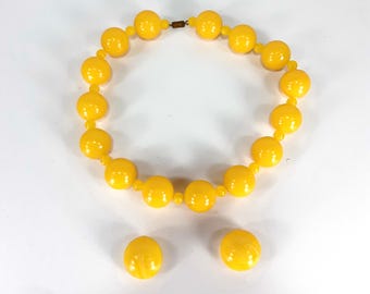 Vintage Yellow Bakelite Catalin Necklace 96g and Earrings