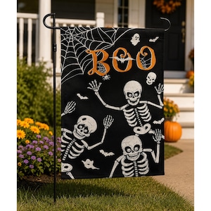 Bandera de jardín con esqueletos bailando, decoración de Halloween para el jardín con la palabra "¡BOO!", bandera divertida con esqueletos, letrero de jardín para la temporada de Halloween.