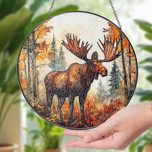 Eland in herfstbos Suncatcher – glas-in-loodraamkunst met herfstbladeren – wildlife natuur decor voor lodge of rustiek huis